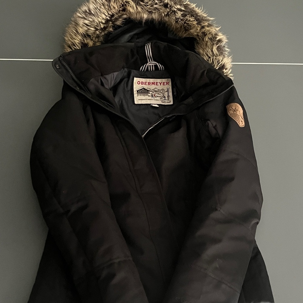 Obermeyer Womens Ski Jacket with fur fringed hood size 8